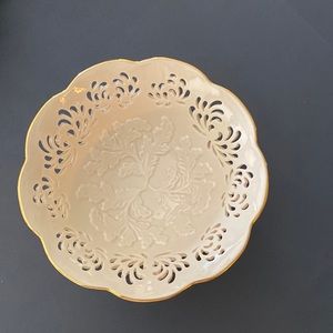 Lenox Westbury pierced bowl, porcelain, 8” diam, 3.5” high, lined in 24kt gold
